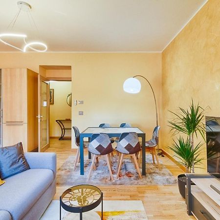 Frida Apartment Nuovo Luminoso Con Vista Aperta Trieste Luaran gambar