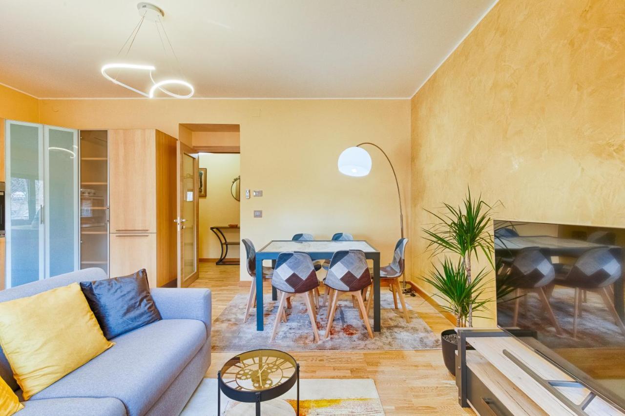 Frida Apartment Nuovo Luminoso Con Vista Aperta Trieste Luaran gambar