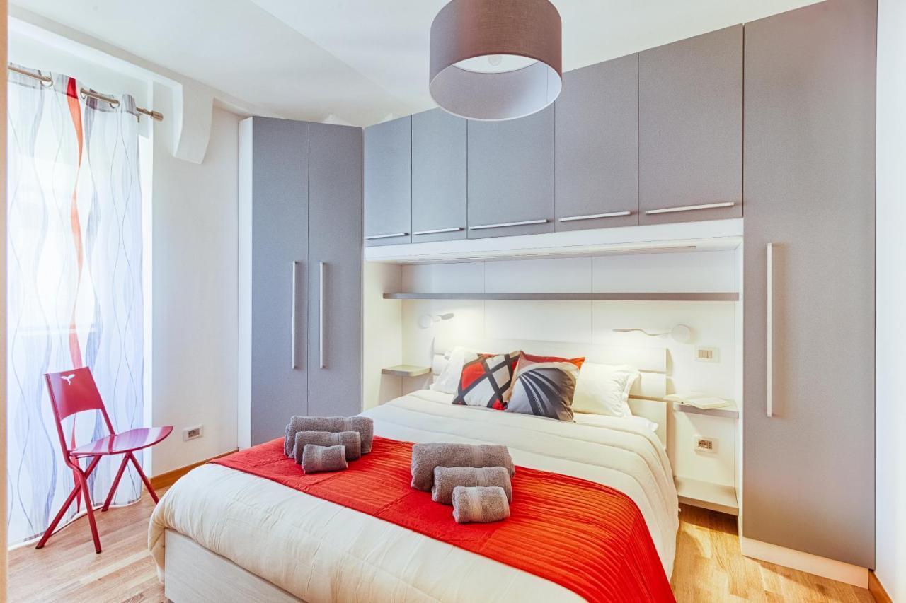 Frida Apartment Nuovo Luminoso Con Vista Aperta Trieste Luaran gambar