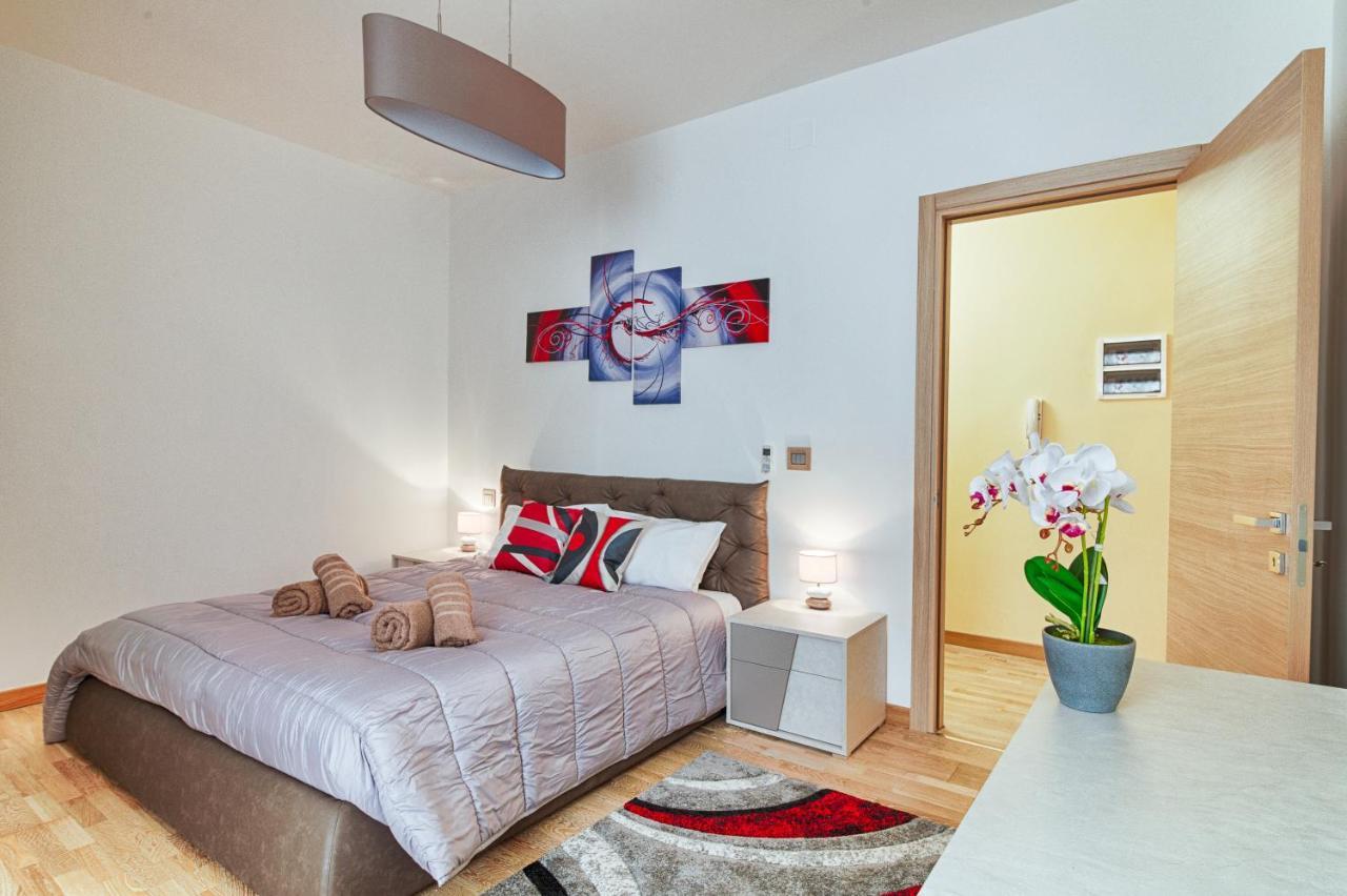 Frida Apartment Nuovo Luminoso Con Vista Aperta Trieste Luaran gambar